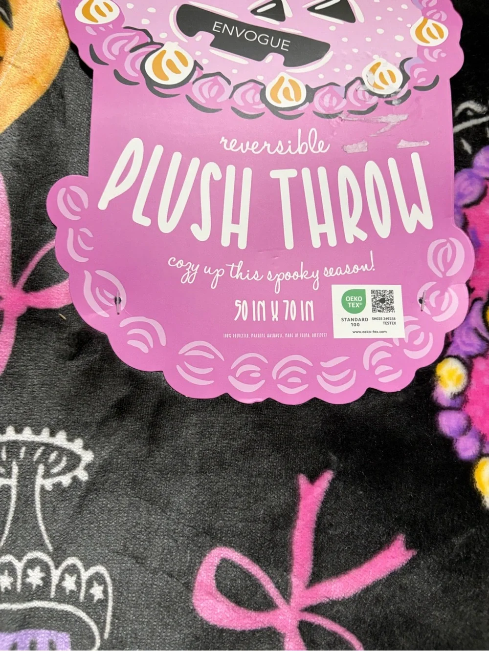 NEW Oversized Halloween Plush Skull Throw Blanket Black and Pink Cozy Fall
